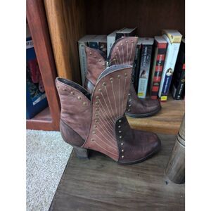Spring Step Brown Ankle Boots with Gold Accents